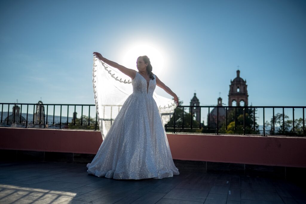 &Quot;Terraza Alcatraz Del Hotel Margarita Boutique, Locación Perfecta Para Fotos De Boda En San Luis Potosí Con Vista A Las Cúpulas Coloniales&Quot;